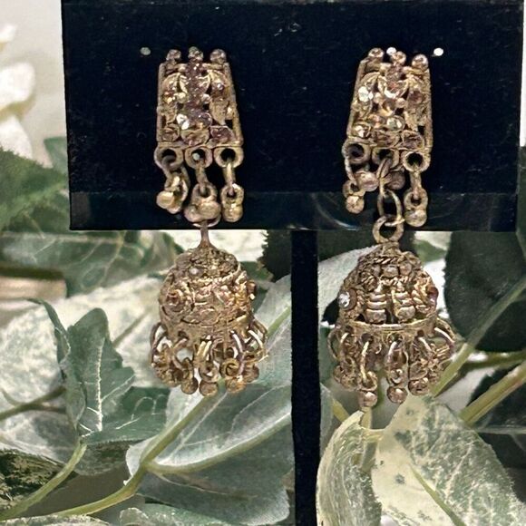 Vintage Indian Jhumka Drop Dangle Earrings Gold-tone Metal Ethnic Pierced - Picture 5 of 7
